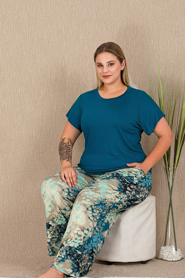Altı Desenli Geniş Büyük Beden Bayan Pijama Takımı