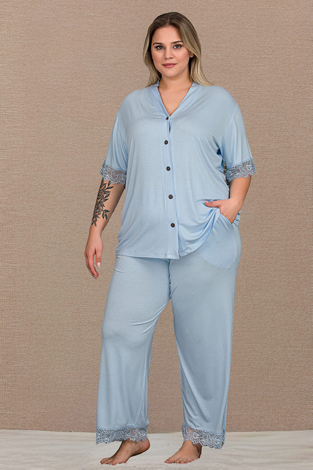 Cepli Düğmeli Açık Mavi Büyük Beden Bayan Pijama Takımı