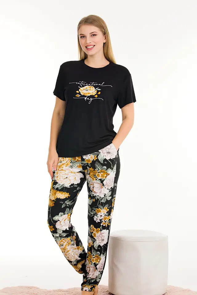 Çiçek Desen Bayan Pijama Takımı