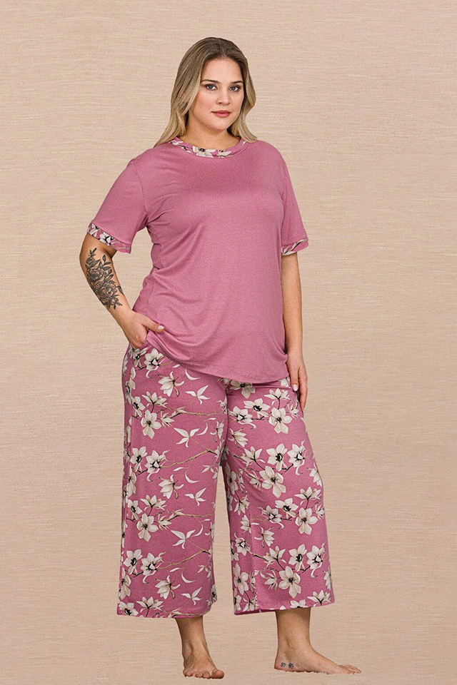 Çiçekli Altı Geniş Büyük Beden Bayan Pijama Takımı