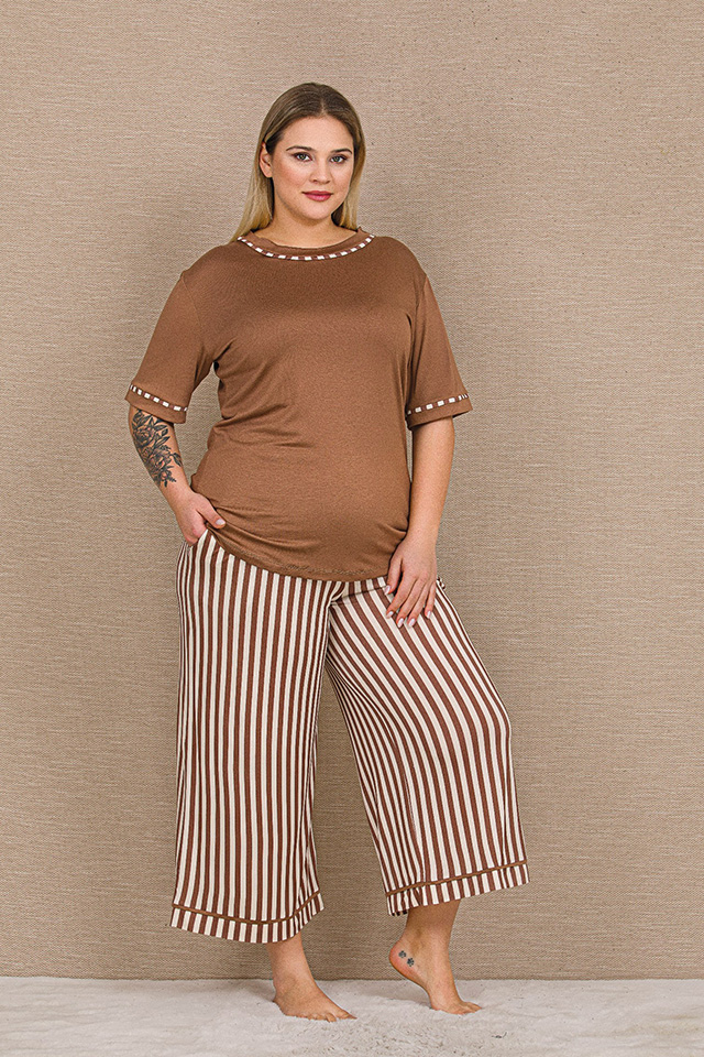 Çizgili Altı Geniş Büyük Beden Bayan Pijama Takımı