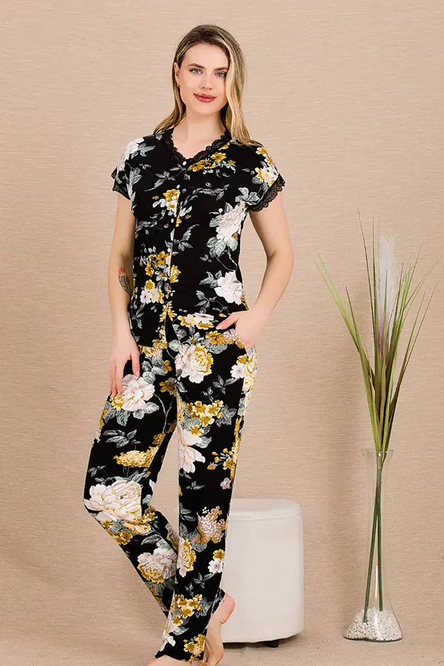 Düğmeli Kısa Kollu Bayan Pijama Takımı