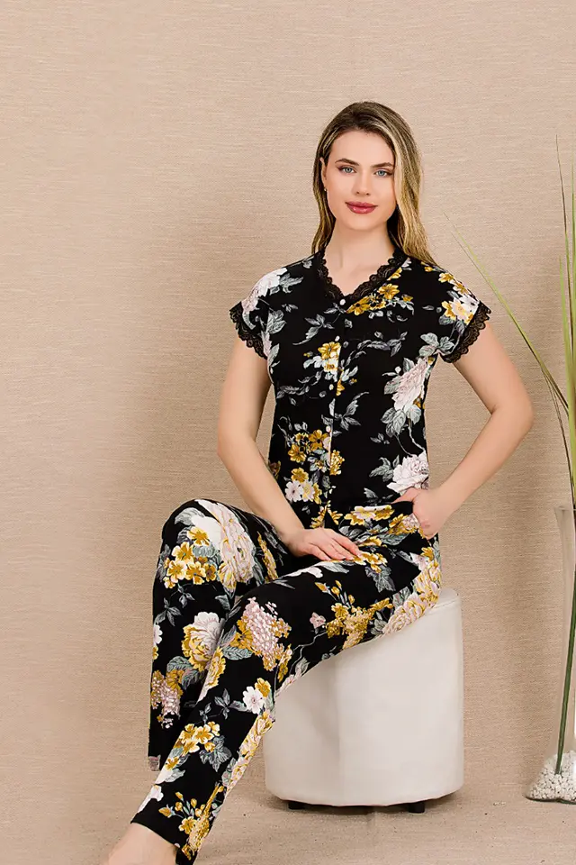 Düğmeli Kısa Kollu Bayan Pijama Takımı