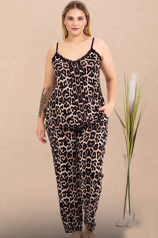 Leopar Büyük Beden Bayan Pijama Takımı