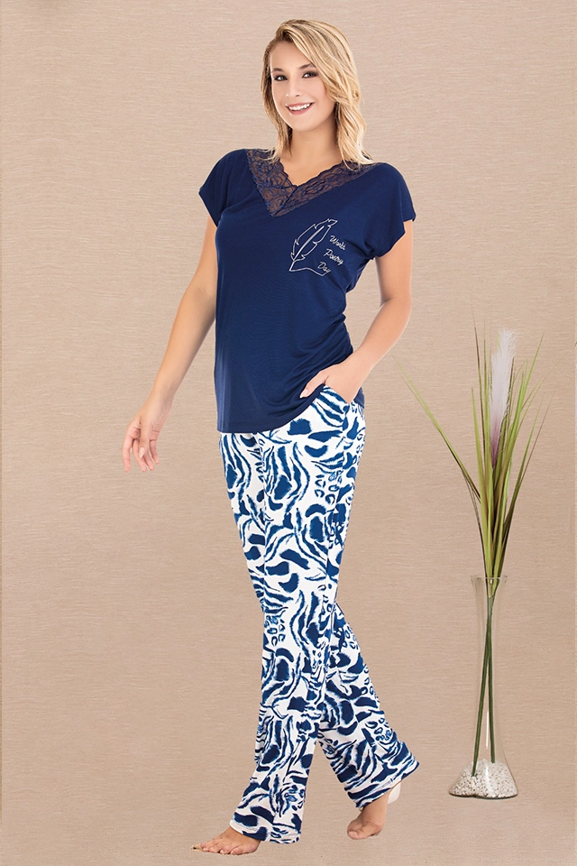 V Yaka İçi Dantelli Bayan Pijama Takımı